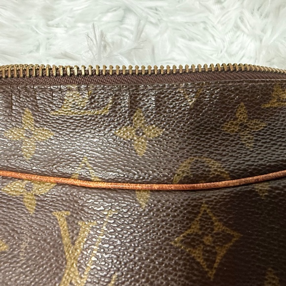 Louis Vuitton Crossbody/shoulder Purse - Picture 12 of 16